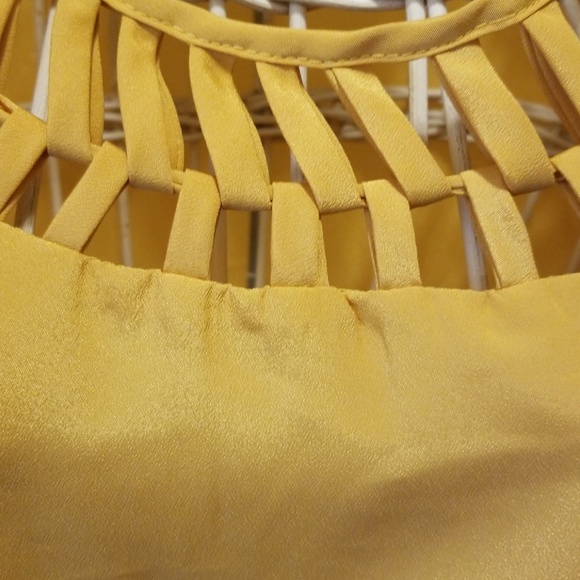 Short sleeve Yellow dress - Picture 3 of 4